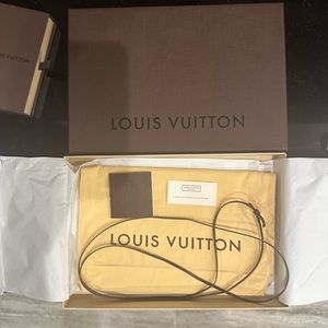 Louis Vuitton 2 EMPTY box bundle with duster